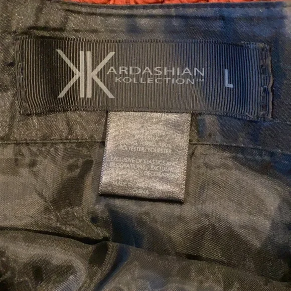 Kardashian kollection petal skirt‎ - Picture 2 of 2